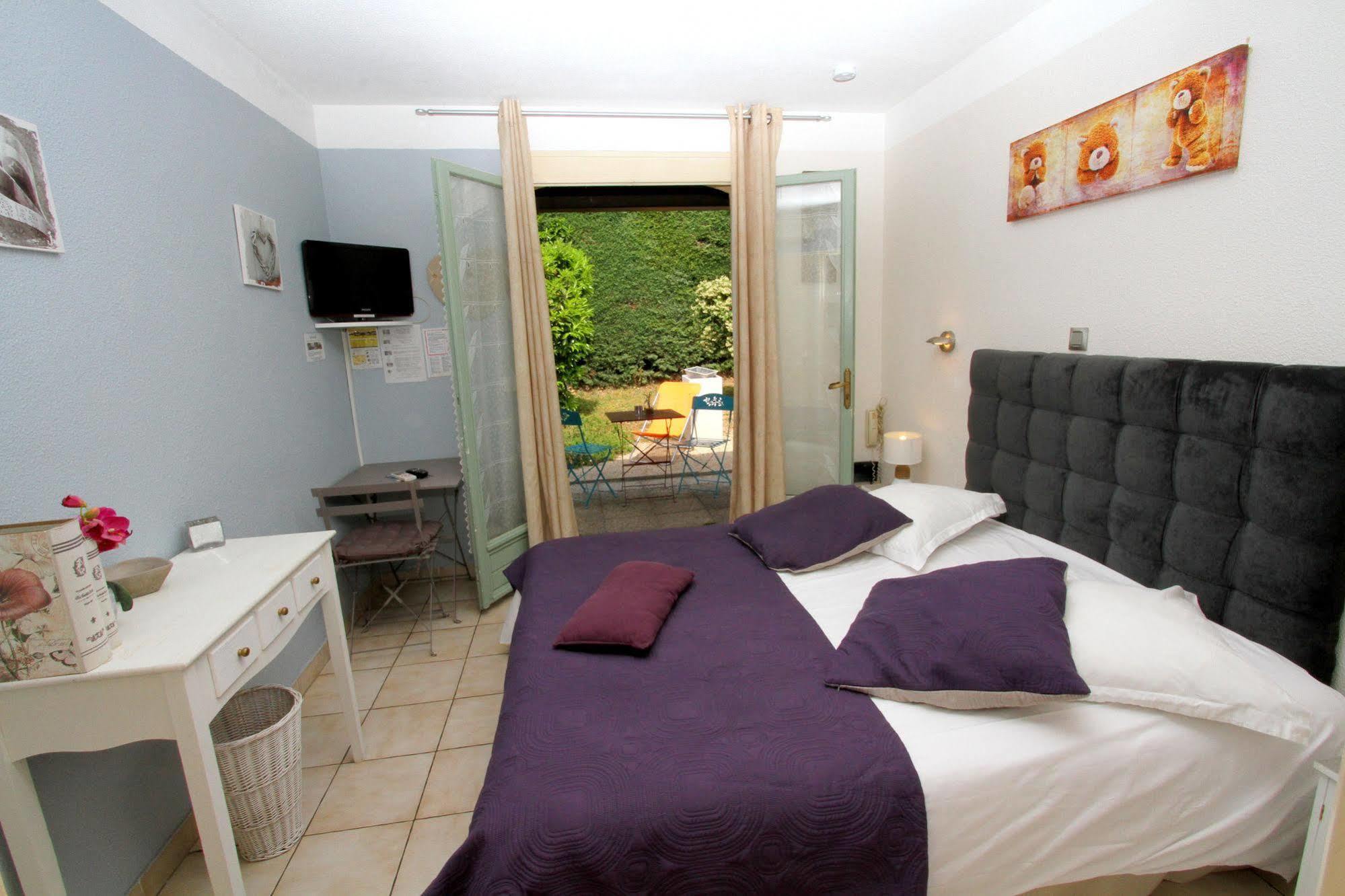 Auberge Des Pins Tourrettes Exterior foto